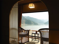 茜彩庵 山水（せんさいあん さんすい）